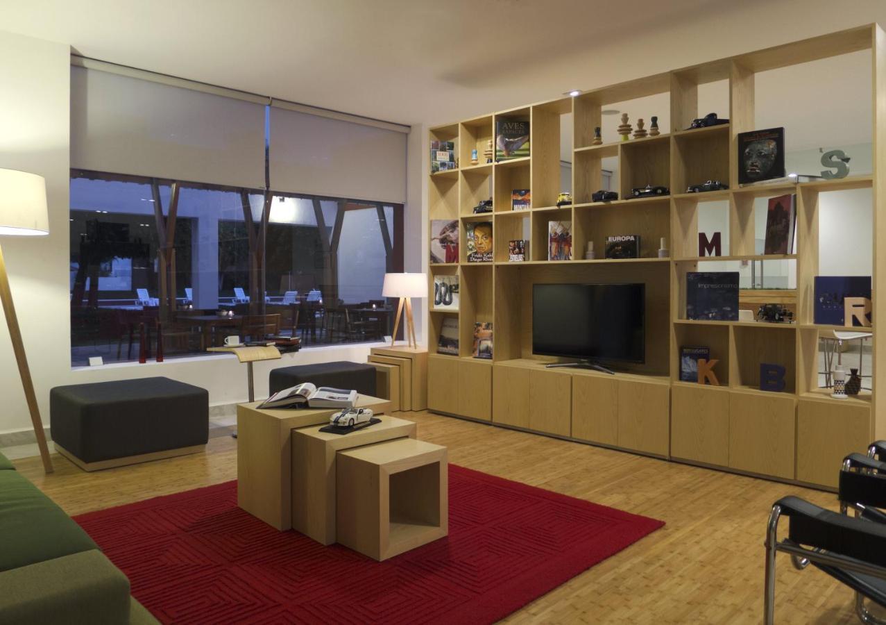 Fiesta Inn Leon Ngoại thất bức ảnh